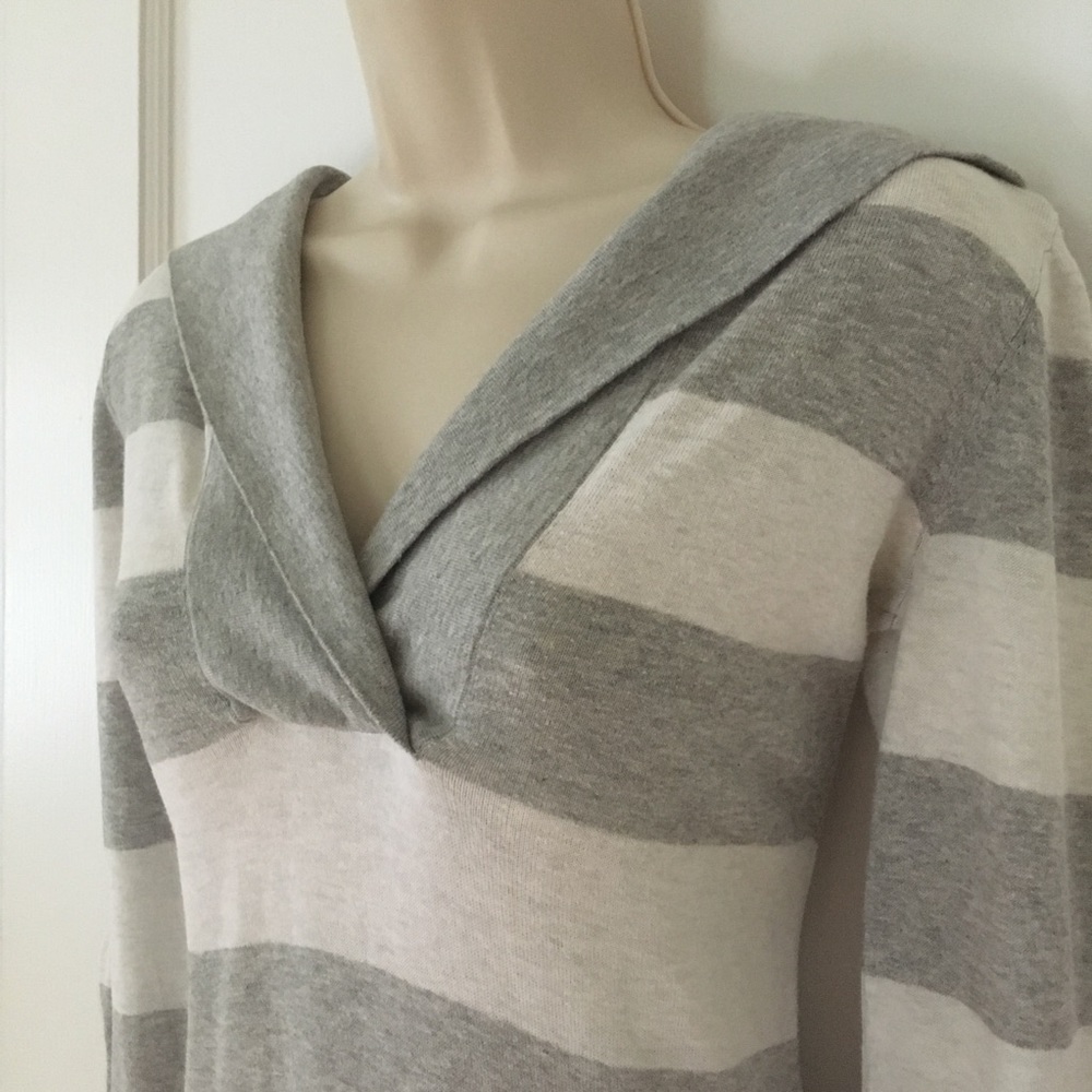 New A/X Armani Exchange Gray Striped Top Size XS
